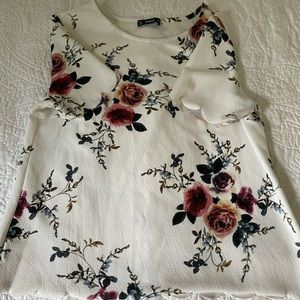 Shein Floral Top Size Medium
